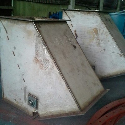 不(bú)鏽鋼闆式(shi)側三通